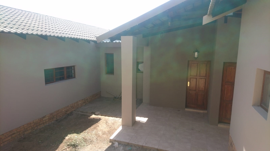 To Let 3 Bedroom Property for Rent in Hillside Free State